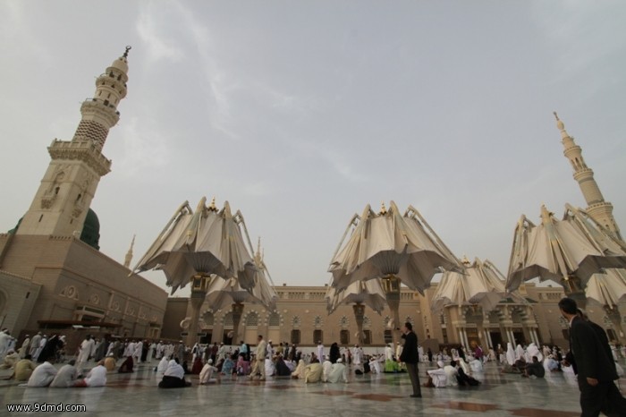 مظلات المسجد النبوي.. أمان وراحة للمصلين