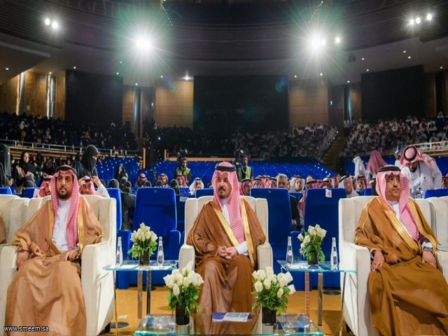 أمير المدينة يرعى حفل تجمع المدينة المنورة الصحي بتخريج اكثر من ٥٠٠ خريج وخريجة من برامج التدريب الصحي